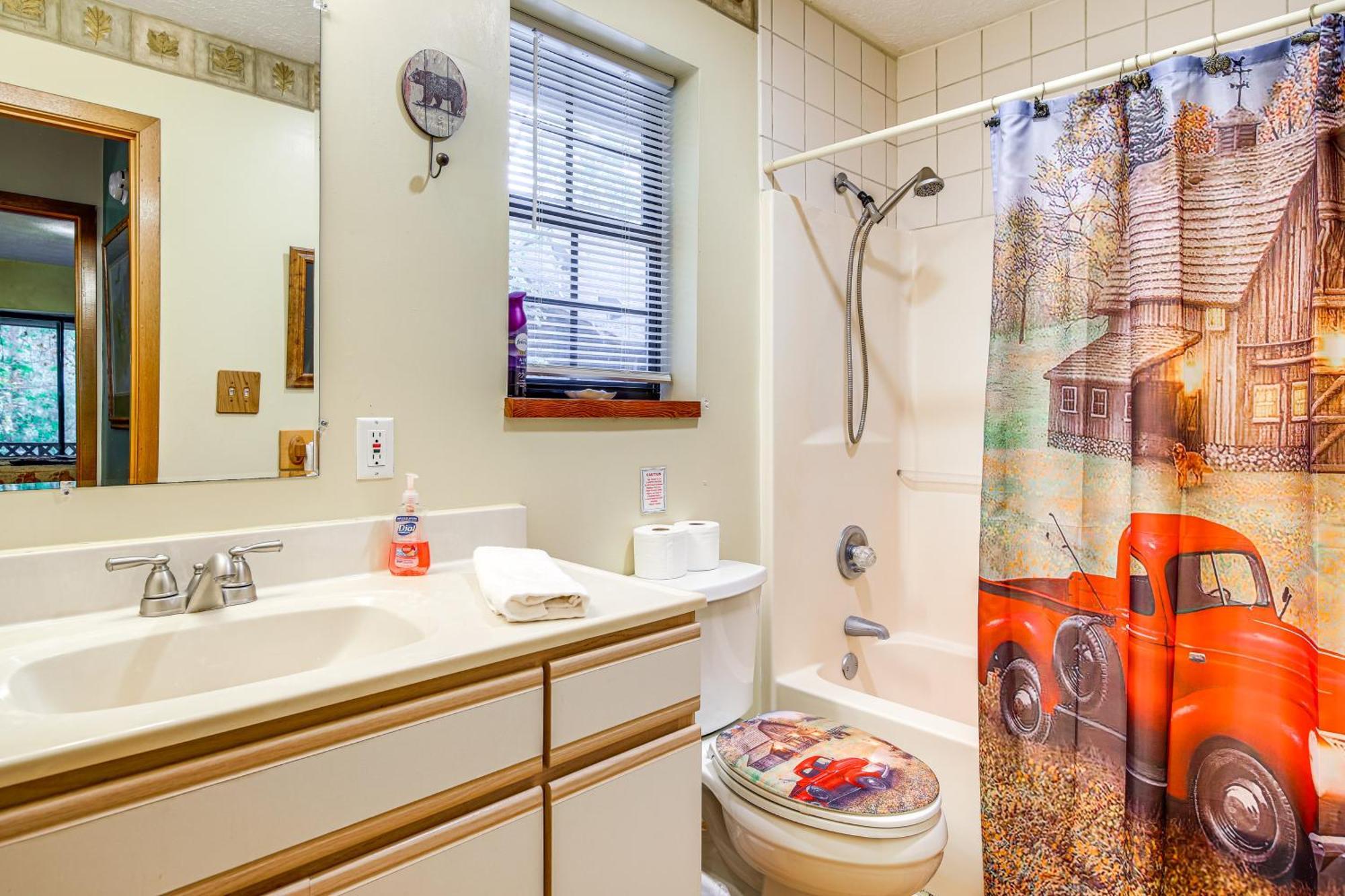 Pet-Friendly Sevierville Rental With Private Hot Tub Екстер'єр фото
