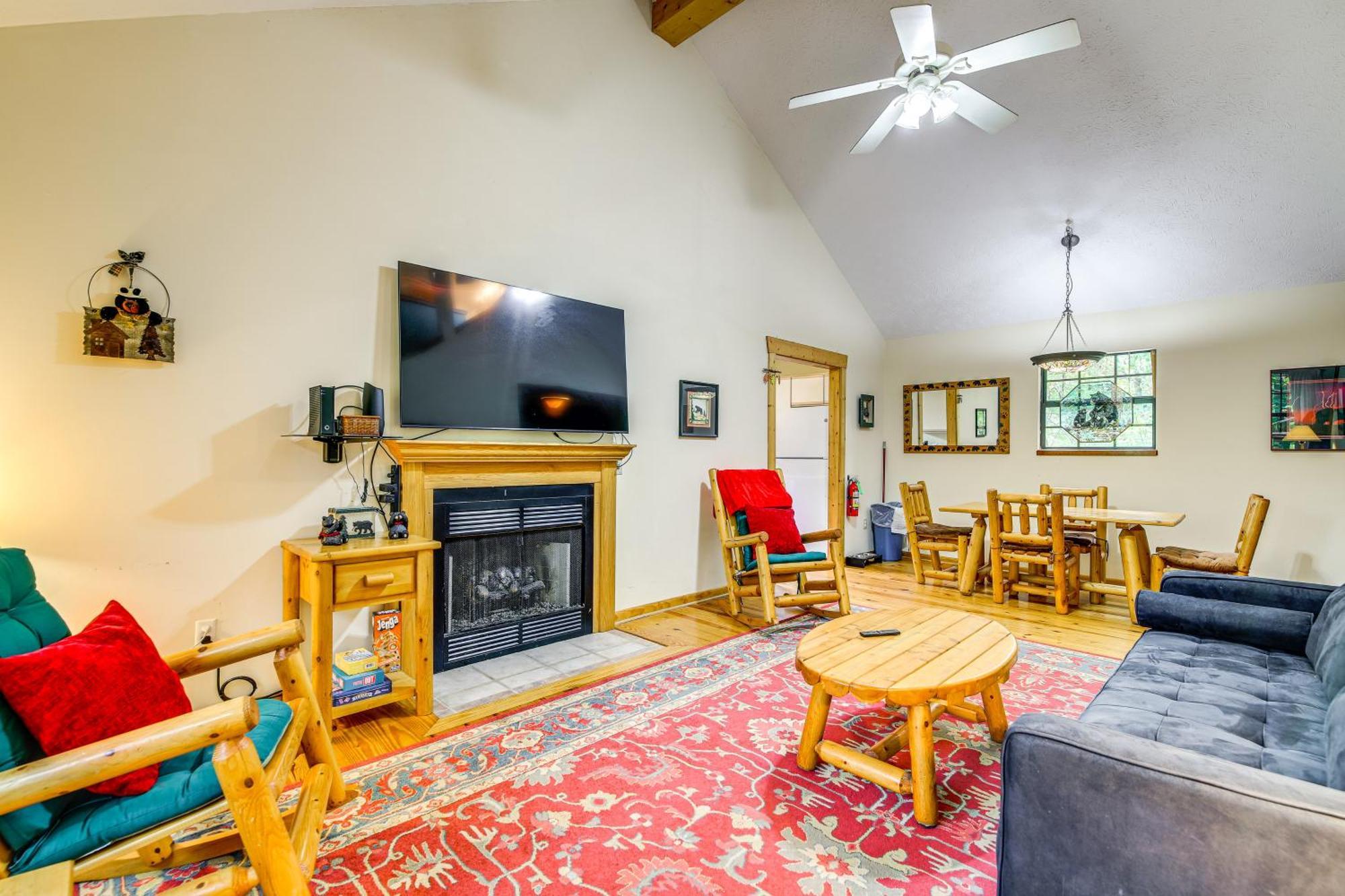 Pet-Friendly Sevierville Rental With Private Hot Tub Екстер'єр фото